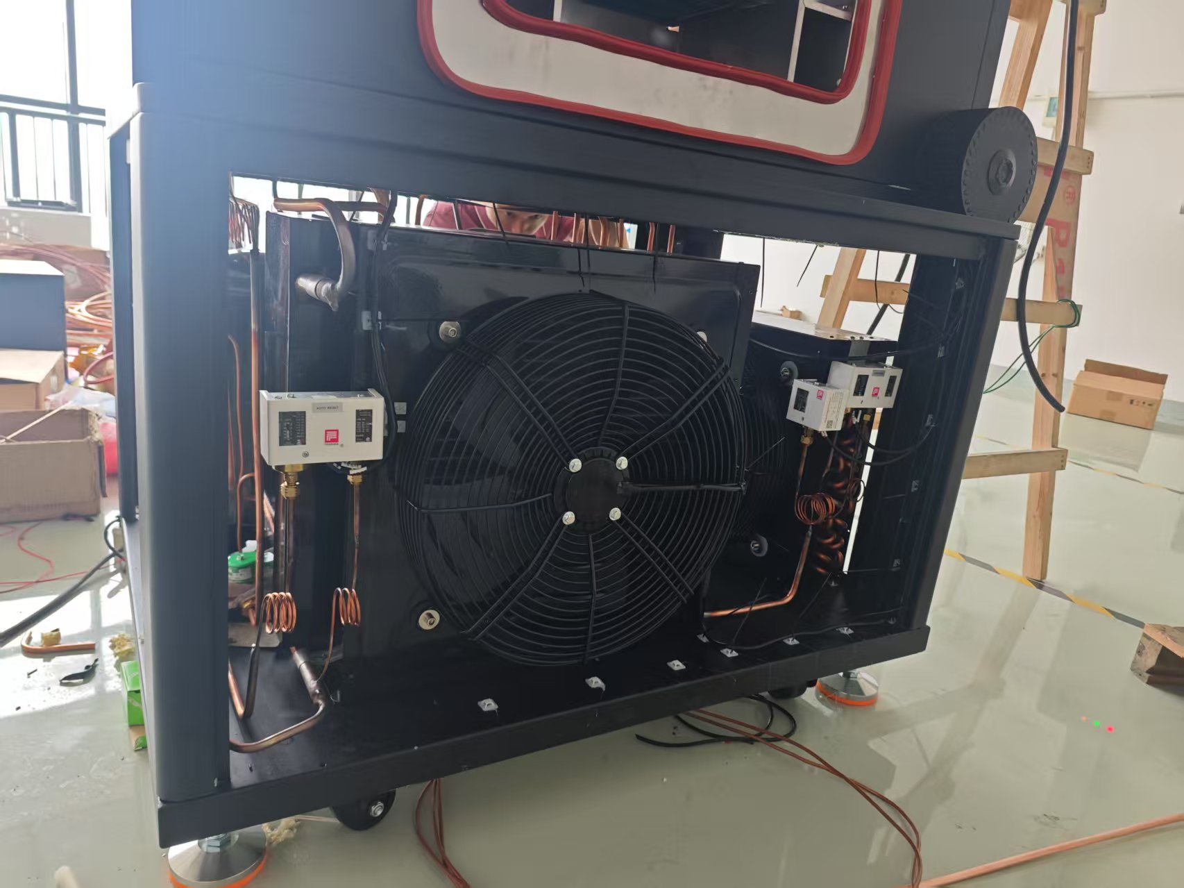 高低溫沖擊試驗箱如何進行工作原理的 高低溫沖擊試驗箱如何進行工作原理的